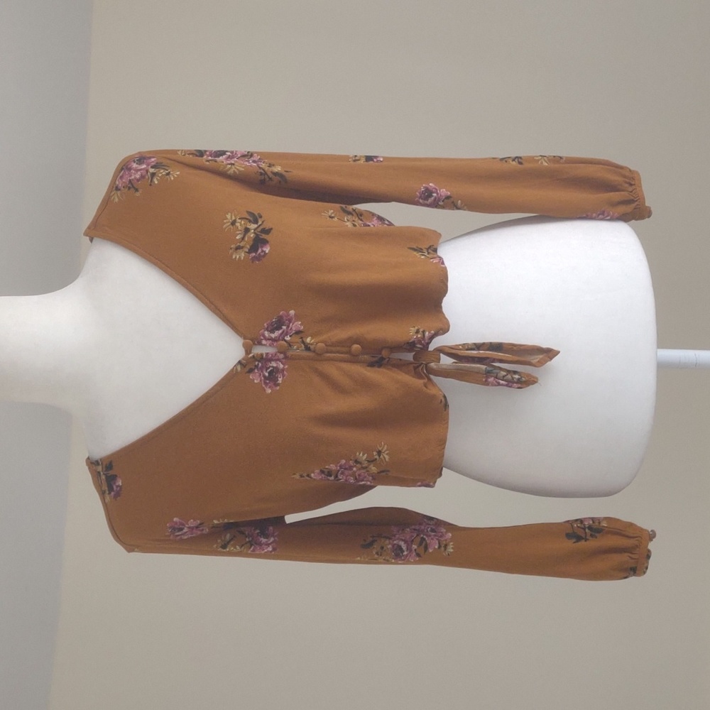Wild Fable rayon cropped button-front tie-front top Size M Color: rust
